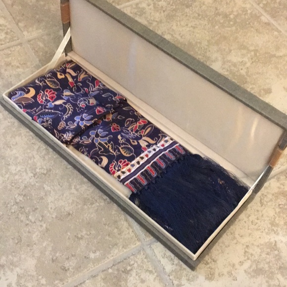 Accessories - Silk scarf